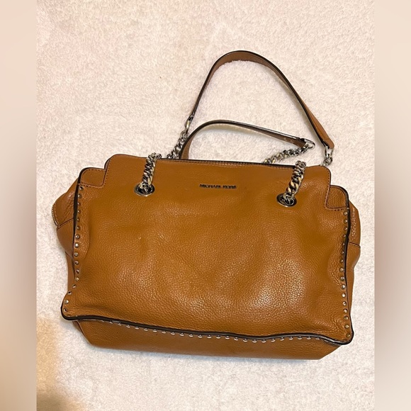 Michael Kors Handbags - Tan leather Michael Kors purse